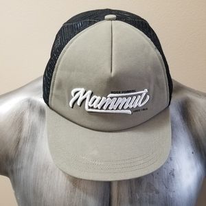 Mammut snapback hat
